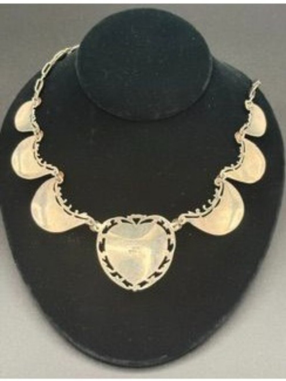 1930's SIAM Heart Necklace R149 - Picture 2 of 3